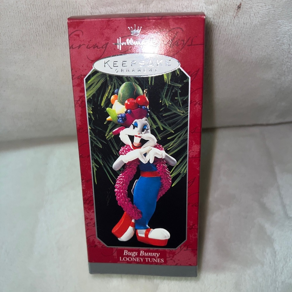 Vintage 1998 Hallmark Keepsake Looney Tunes Bugs Bunny Latin Dancer Ornament